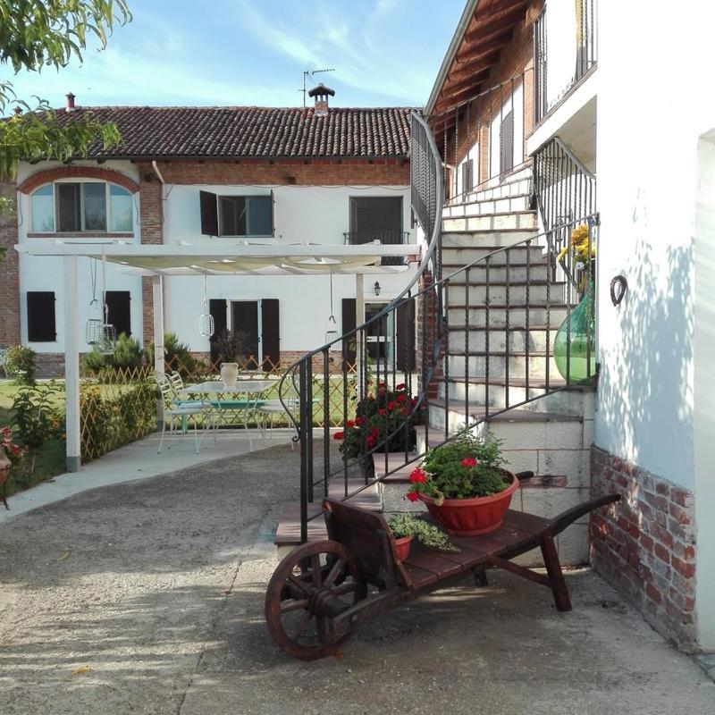 Cascina Belvedere Quargnento Bagian luar foto